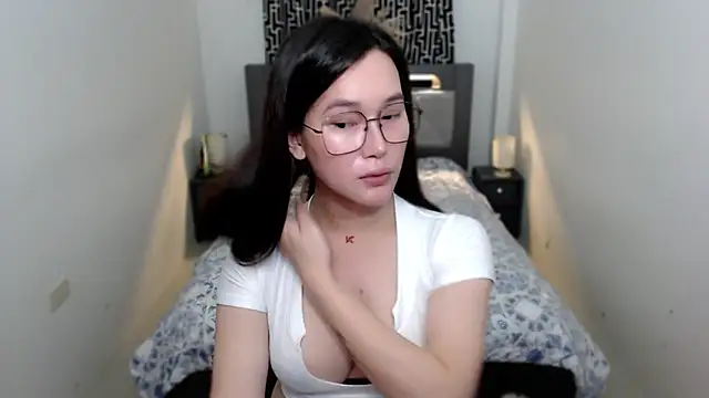 AmazingLuchie online show from November 5, 5:54 am