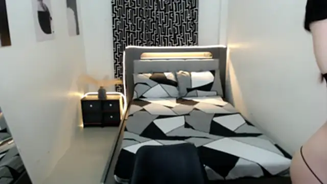 AmazingLuchie online show from December 3, 6:14 am