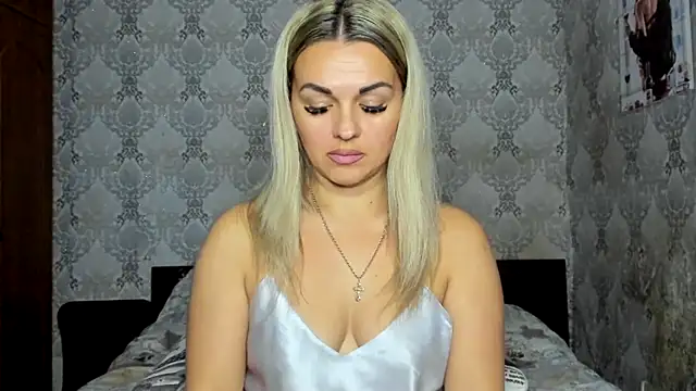 Snapshot of NicoletMoore chatting on November 11, 6:58 pm NicoletMoore online show from November 11, 6:58 pm