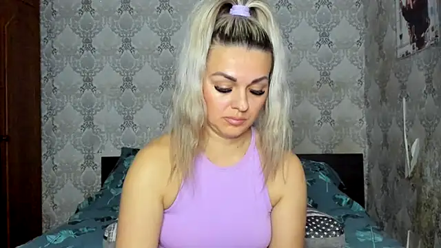 NicoletMoore online show from January 17, 8:33 pm
