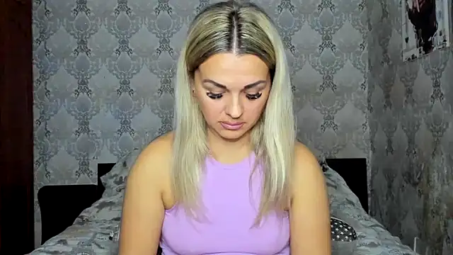 Snapshot of NicoletMoore chatting on November 10, 7:41 pm NicoletMoore online show from November 10, 7:41 pm