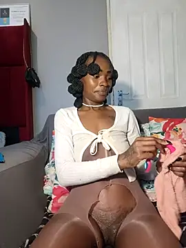 Snapshot of HoneyDropsX chatting on June 7, 2:11 pm HoneyDropsX online show from June 7, 2:11 pm