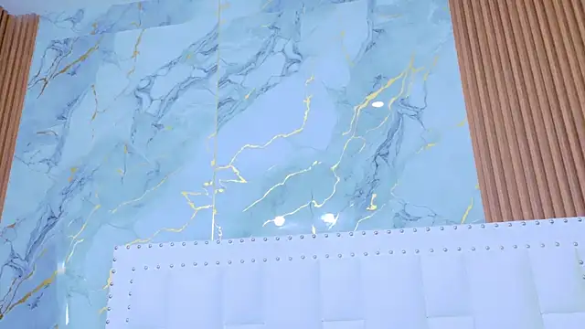 IrresistibleMilf online show from November 21, 12:26 pm