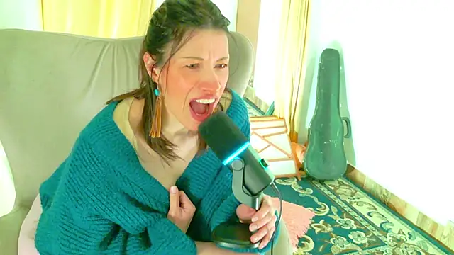 magali 19 online show from April 16, 9:39 pm