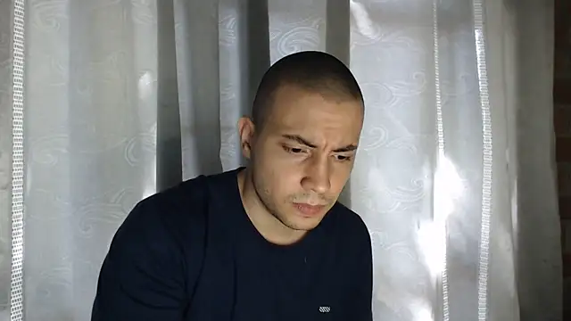 Armando 2002 online show from November 17, 5:50 pm