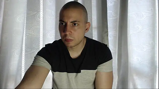 Armando 2002 online show from September 22, 5:30 pm