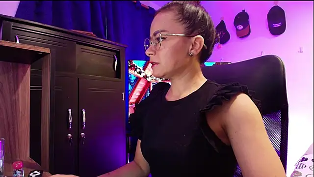 MistressSlut1 online show from December 20, 11:46 am