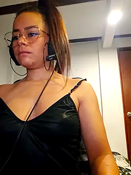 Snapshot of MistressSlut1 chatting on September 12, 12:38 pm MistressSlut1 online show from September 12, 12:38 pm