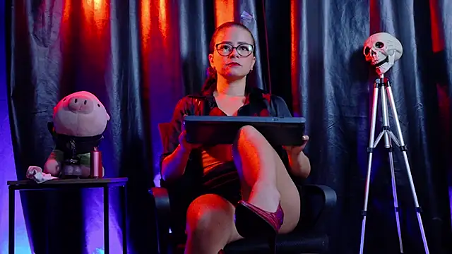 MistressSlut1 online show from May 4, 11:24 am