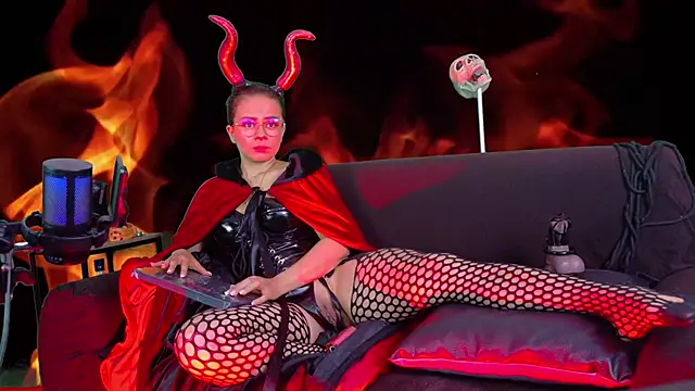 MistressSlut1 online show from March 7, 11:27 am