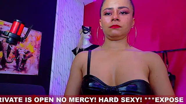 Snapshot of MistressSlut1 chatting on October 1, 11:14 am MistressSlut1 online show from October 1, 11:14 am