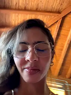 Snapshot of RouseColins chatting on October 5, 4:42 pm RouseColins online show from October 5, 4:42 pm