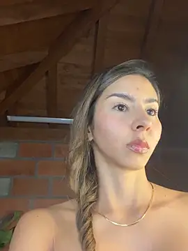 Snapshot of RouseColins chatting on February 25, 11:04 pm RouseColins online show from February 25, 11:04 pm