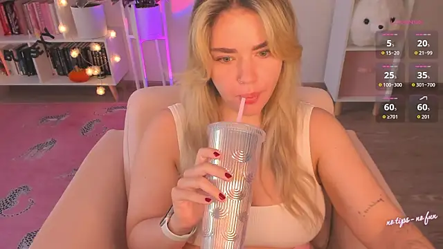 pussy-kattt online show from October 11, 6:03 am