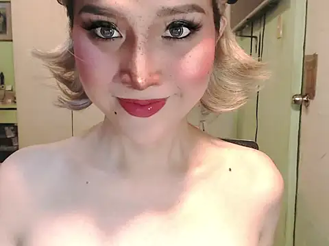 Ezradeliciosa online show from May 16, 1:59 am