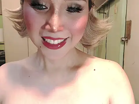 Ezradeliciosa online show from June 1, 5:51 am