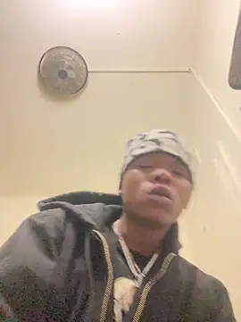 MyNameBrianxh online show from March 12, 9:55 am