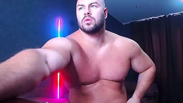 Snapshot of muscularjohnforuX chatting on September 28, 8:10 am muscularjohnforuX online show from September 28, 8:10 am