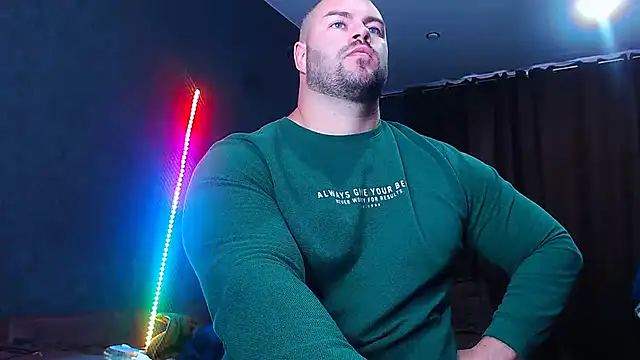 Snapshot of muscularjohnforuX chatting on October 3, 8:49 am muscularjohnforuX online show from October 3, 8:49 am