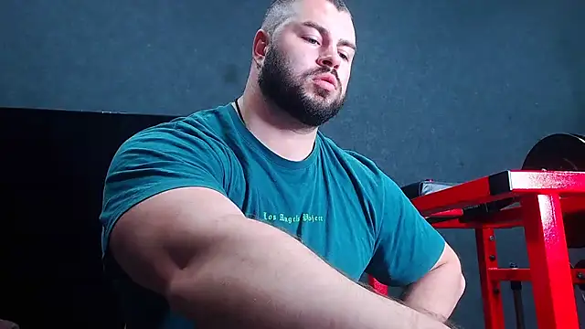 Snapshot of muscularjohnforuX chatting on May 5, 8:50 am muscularjohnforuX online show from May 5, 8:50 am