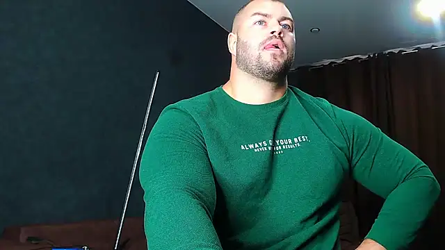 Snapshot of muscularjohnforuX chatting on October 4, 8:49 am muscularjohnforuX online show from October 4, 8:49 am