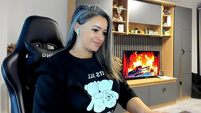 Snapshot of Claire95_ chatting on October 22, 4:23 am Claire95 online show from October 22, 4:23 am