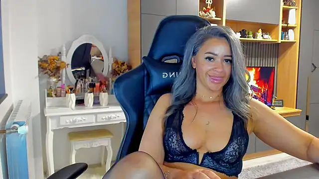 Snapshot of Claire95_ chatting on November 23, 5:23 pm Claire95 online show from November 23, 5:23 pm