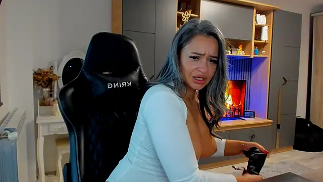 Claire95  online show from March 11, 6:40 am