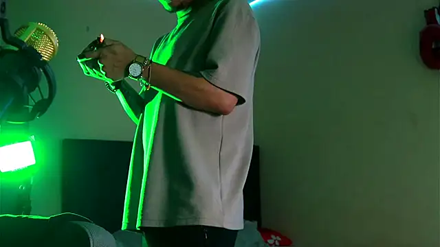 Snapshot of BestMasterForYou chatting on November 22, 8:13 am BestMasterForYou online show from November 22, 8:13 am