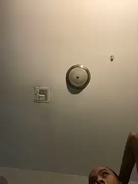 Snapshot of CutieFrmthehood chatting on January 10, 9:31 pm CutieFrmthehood online show from January 10, 9:31 pm