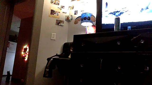 CutieFrmthehood online show from February 24, 1:17 am