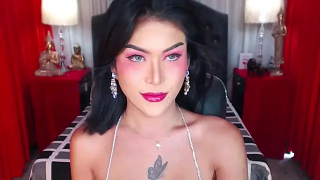 Snapshot of BigCockGODDESS chatting on July 1, 8:25 am BigCockGODDESS online show from July 1, 8:25 am