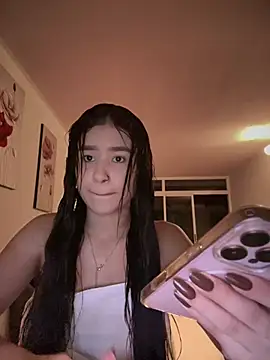 bella parisi online show from January 9, 5:02 am