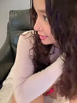 bella parisi online show from February 20, 11:31 am