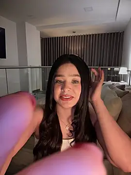 bella parisi online show from February 24, 4:35 am