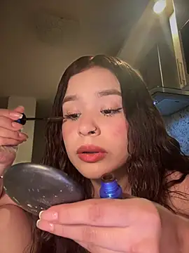 bella parisi online show from February 19, 4:55 am