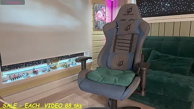 SandyChris online show from May 16, 6:23 am