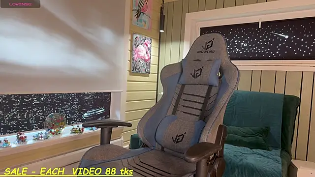 SandyChris online show from May 5, 6:27 am