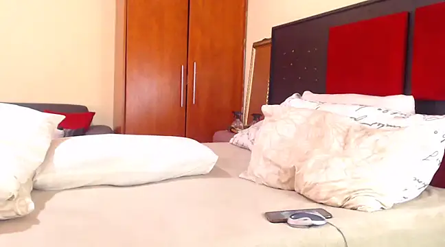 CrystalSoul35 online show from February 6, 8:50 am