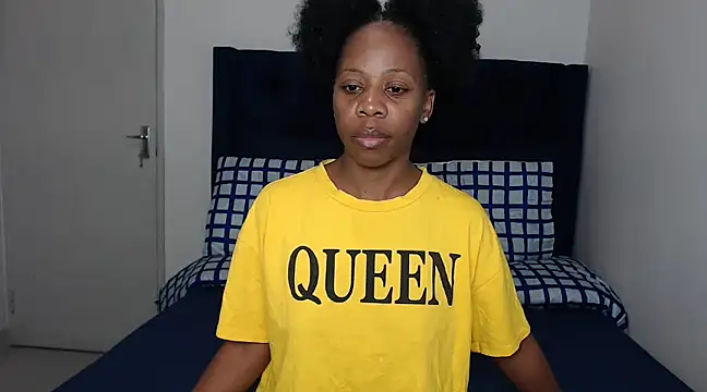 Snapshot of QUEENMANDYY chatting on March 3, 2:22 am QUEENMANDYY online show from March 3, 2:22 am