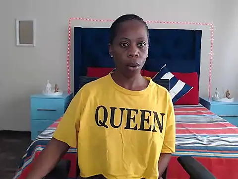 QUEENMANDYY online show from March 17, 6:27 am