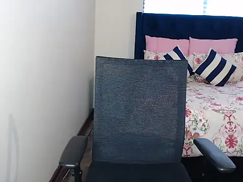 QUEENMANDYY online show from May 19, 6:31 am