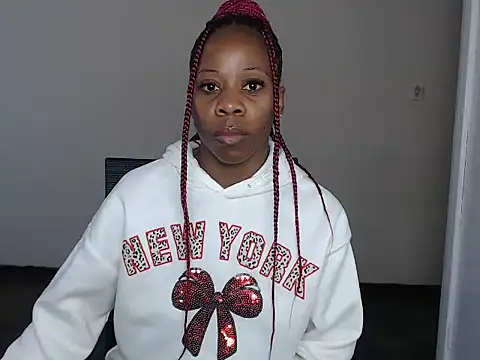 QUEENMANDYY online show from July 8, 9:21 am