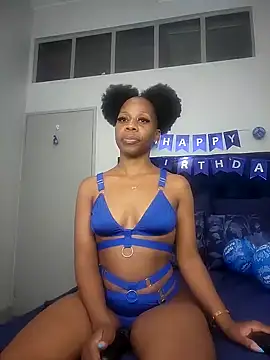 Snapshot of QUEENMANDYY chatting on February 8, 6:22 am QUEENMANDYY online show from February 8, 6:22 am