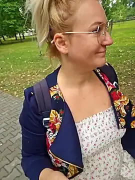 Snapshot of Marushka chatting on September 14, 6:47 am Marushka online show from September 14, 6:47 am
