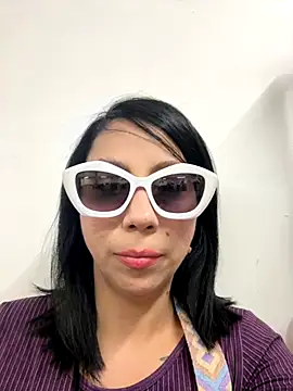 Snapshot of niky_smit chatting on December 5, 2:48 pm niky smit online show from December 5, 2:48 pm