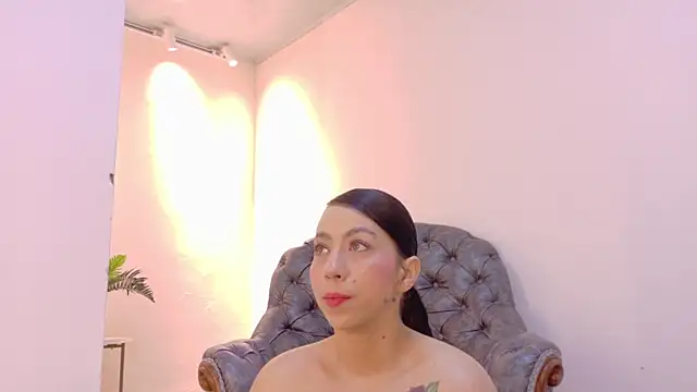 Snapshot of niky_smit chatting on April 23, 10:44 am niky smit online show from April 23, 10:44 am