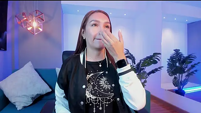 Snapshot of miataylorr1 chatting on February 13, 11:32 am miataylorr1 online show from February 13, 11:32 am