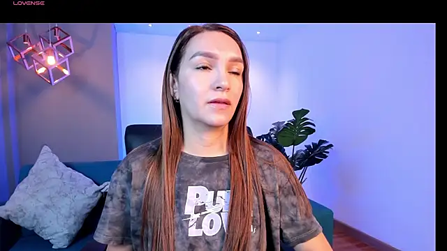 miataylorr1 online show from April 7, 11:45 am