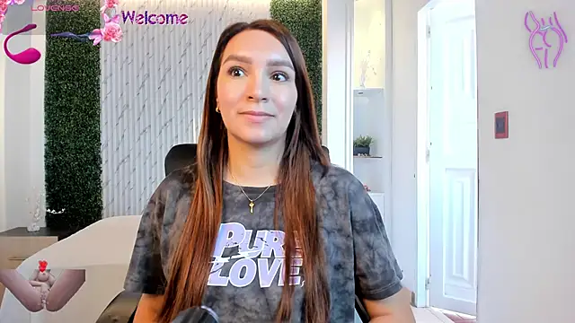 miataylorr1 online show from May 18, 12:21 pm